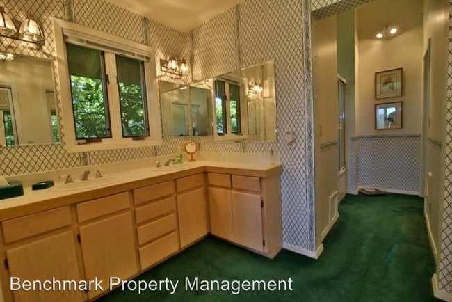 Building Photo - 4 br, 4 bath House - 16529 N. Triangle 7 Road