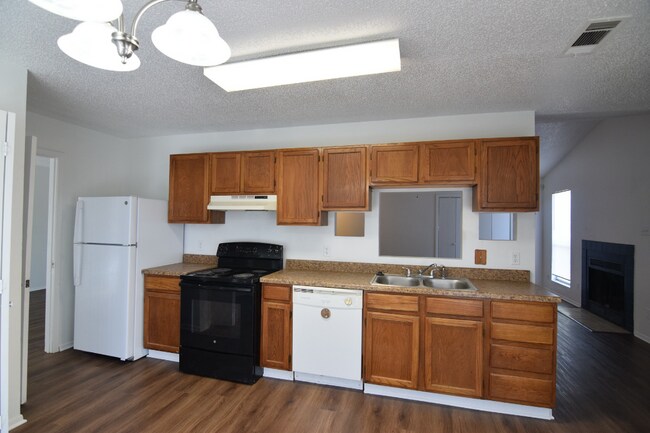 Building Photo - 3707 Holbert Dr