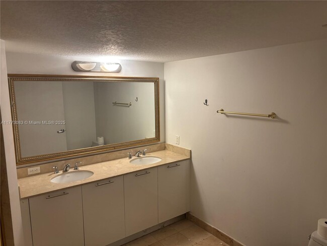 Foto del edificio - 1800 N Bayshore Dr
