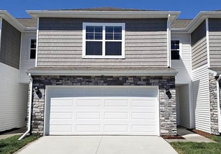 Building Photo - 309 Juniper Dr