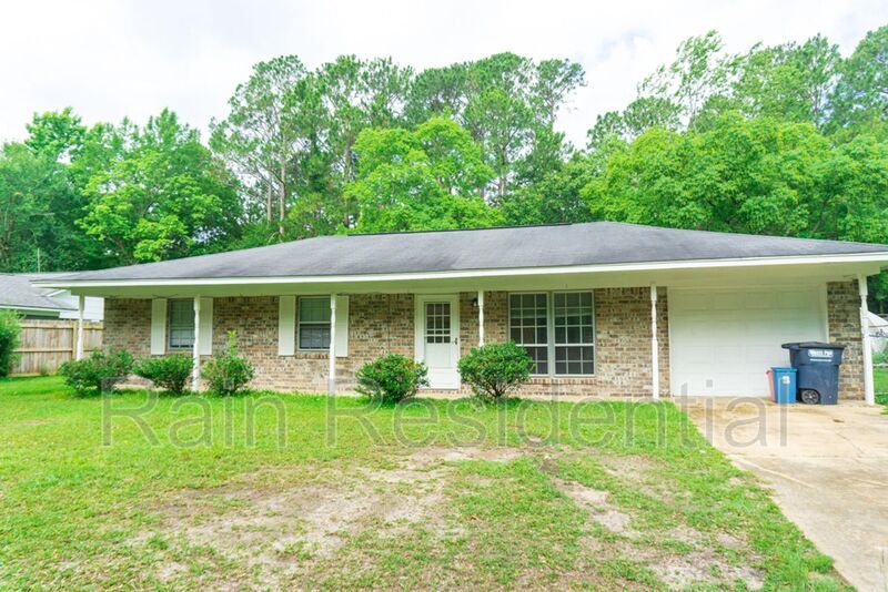 Primary Photo - 1225 Parktown Dr