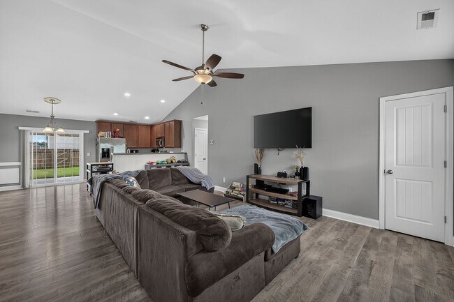 Building Photo - Relax and Unwind in This Sterling Farms Gem