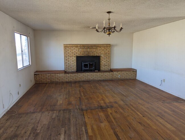 Building Photo - 215 Pattie Ave