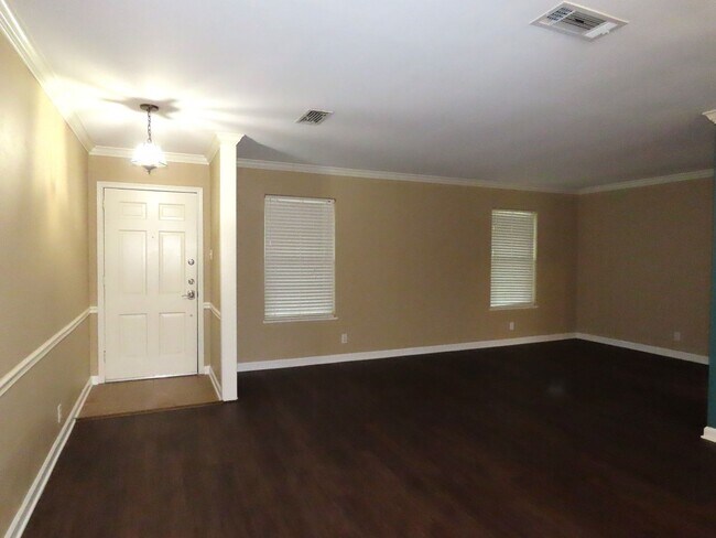 Foto del edificio - South Tyler! Lovely 3 Bedroom, 2 Bath House w/Garage