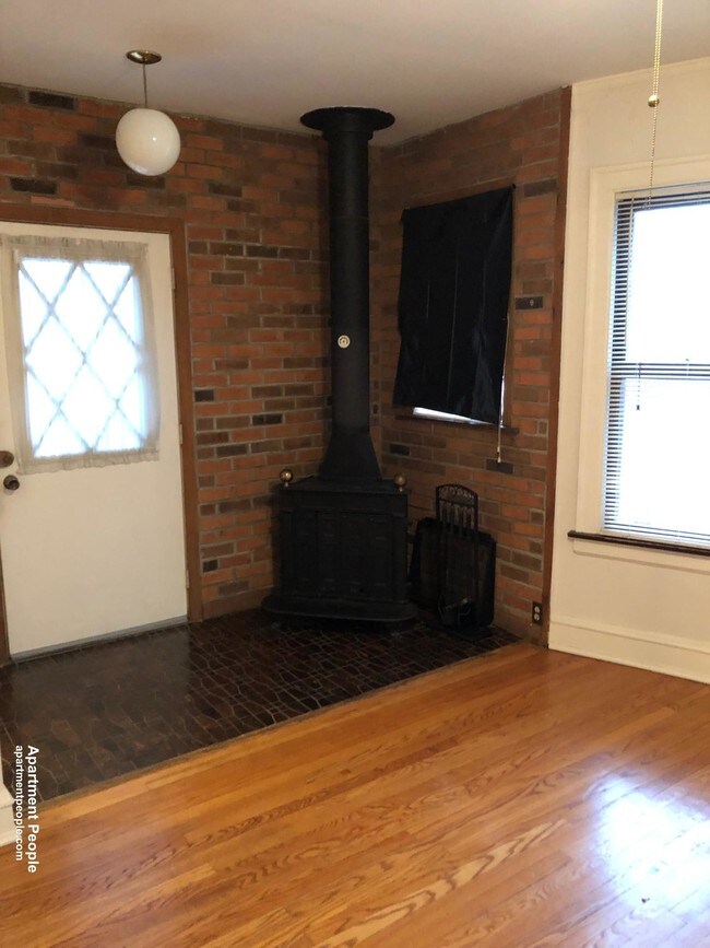 Foto del edificio - 5620 N Maplewood Ave