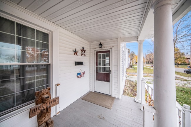 Building Photo - 212 Kilbuck St E