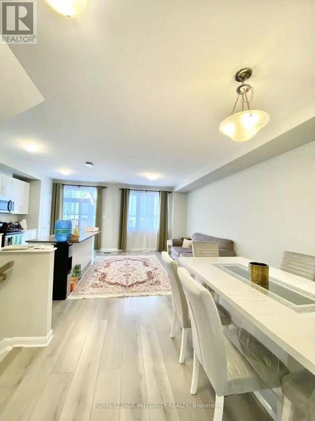 Photo principale - 1045 Speedvale Ct