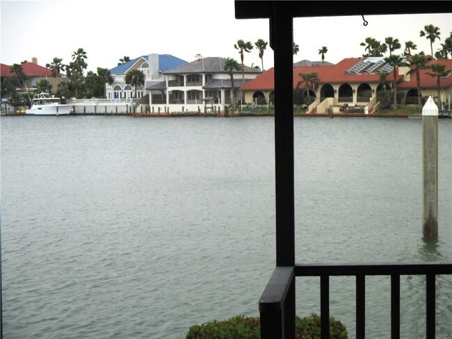 Building Photo - 105 Piper Blvd