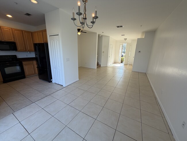 Building Photo - 449 Scarlatti Ct