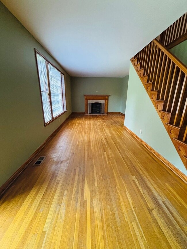 Building Photo - 126 Cottage Ln