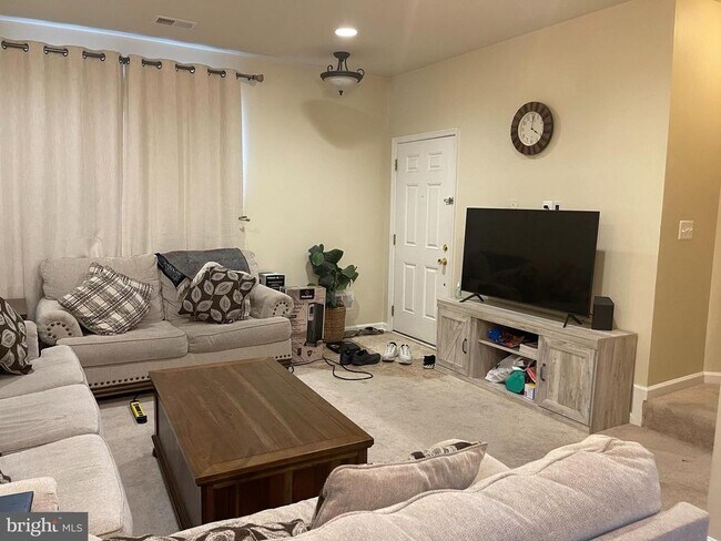 Foto del edificio - 4492 Beacon Grove Cir