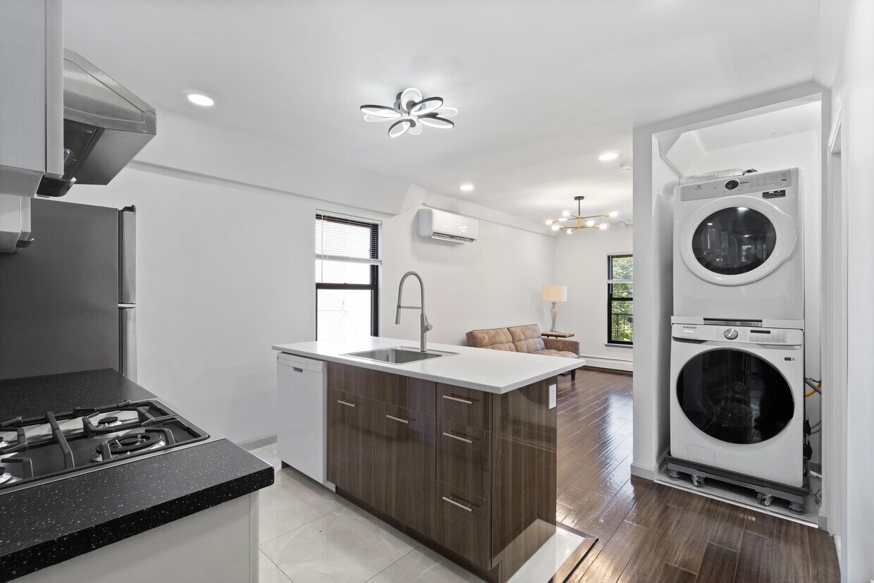 Foto principal - 232 1st St