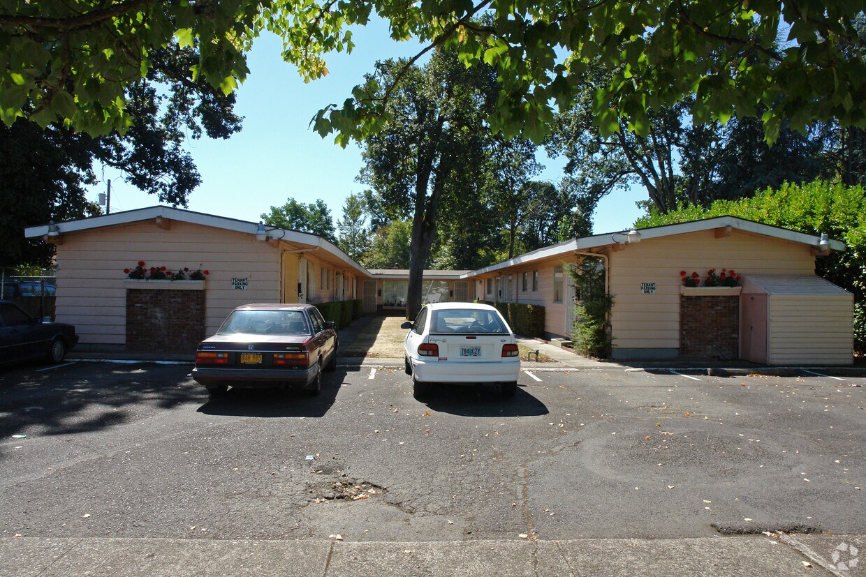 Primary Photo - 1140-1156 Hines St SE