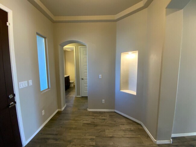 Foto del edificio - Recent Construction Luxury 4 Bedroom Home Available Near 528 / 550 in Rio Rancho!