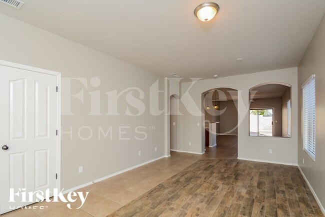 Building Photo - 12918 W Columbine Dr