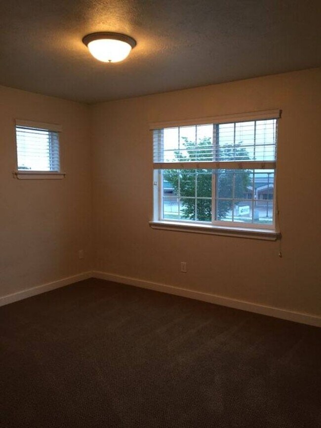 Foto del edificio - 2220 Baxter Ln