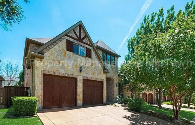 Building Photo - Well-Planned 4BR/3BA—Space for Guests, Off...