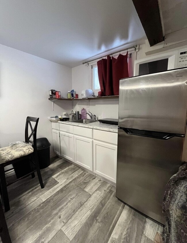 Building Photo - 381 Rue Beausejour