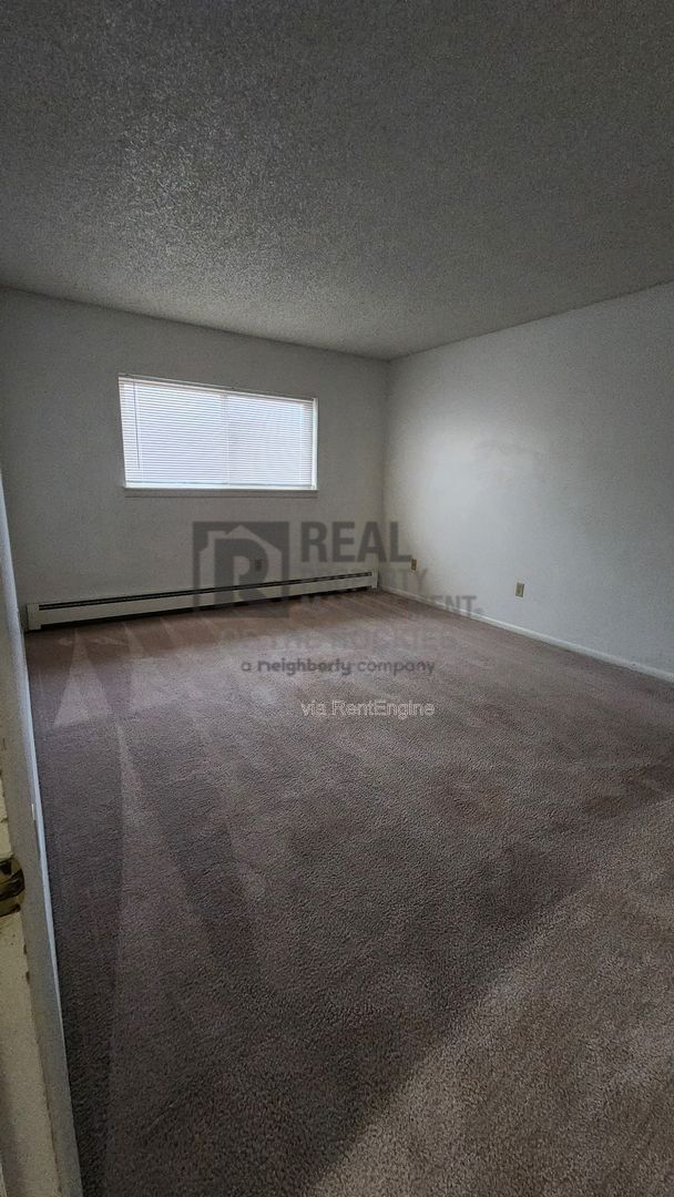 Building Photo - 5301 E 12th St