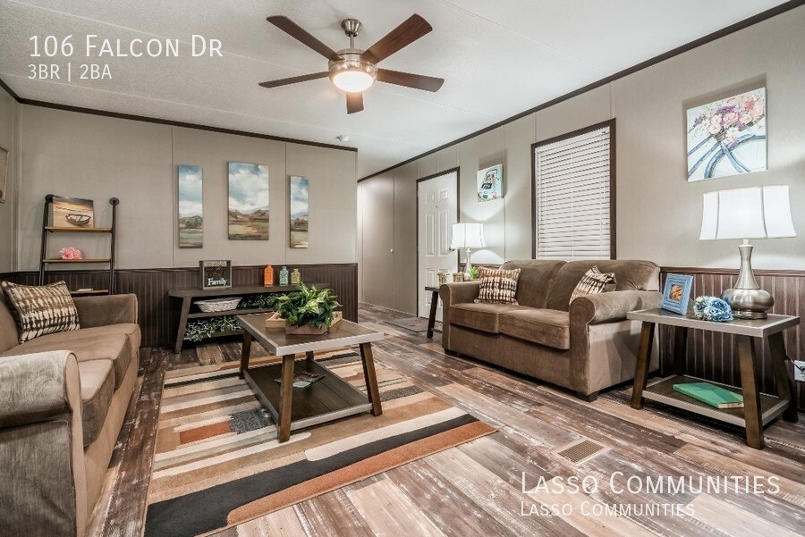 Building Photo - NEARLY-NEW 3 bed/2 bath