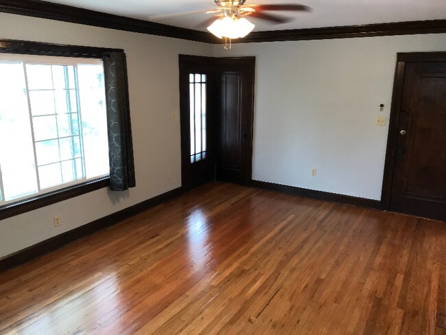 Building Photo - 3464 Granton Ave