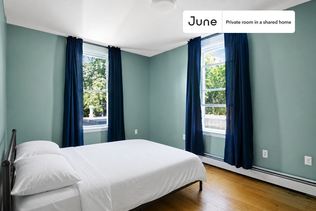 Room in Shared 4 bed/2 bath home - Room in Shared 4 bed/2 bath home