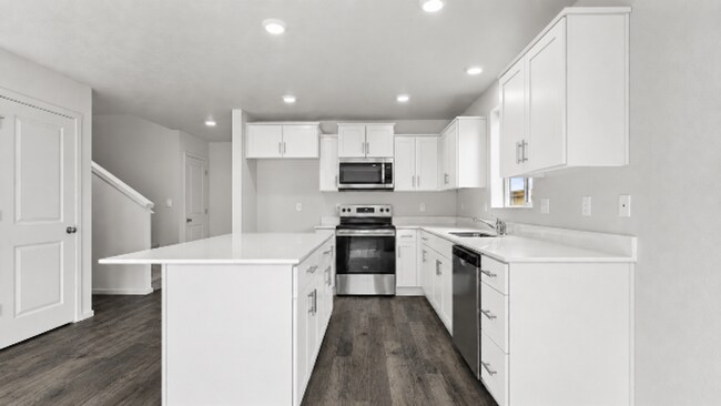 Foto del edificio - 4817 Thyme Ave NE