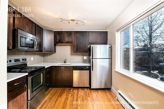 Foto del edificio - Updated Corner Studio in Central Cap Hill!