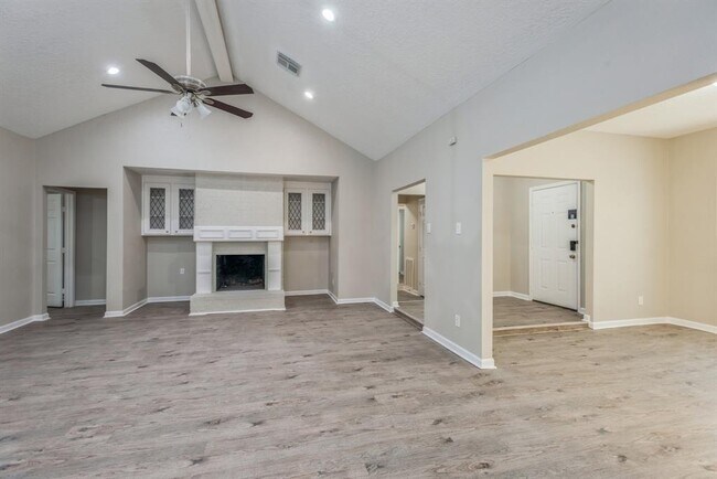 Building Photo - 411 Highland Mist Cir