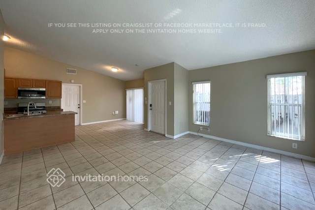 Building Photo - 8410 SW 157th Ct