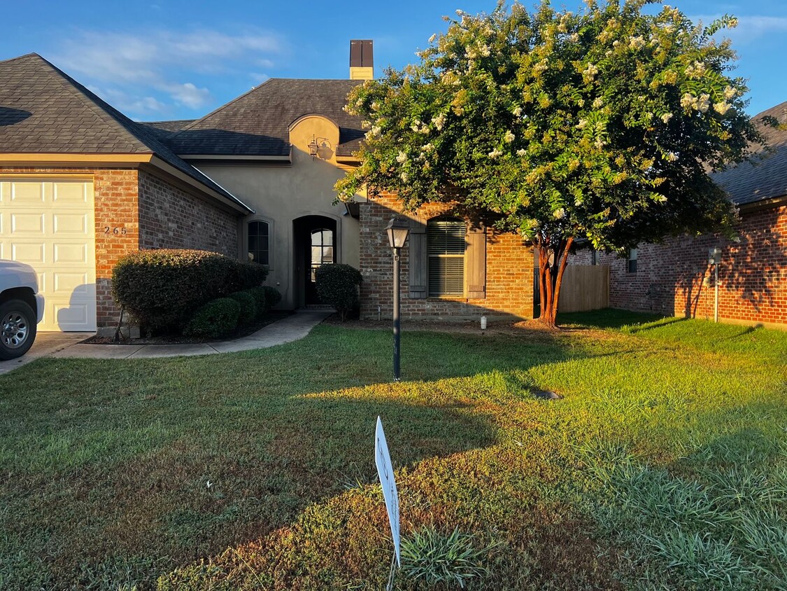 Primary Photo - 265 Evangeline Creek Dr