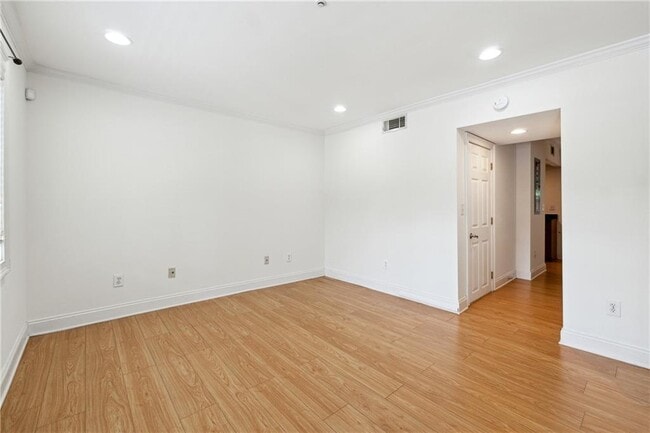 Building Photo - 121 Rondak Cir