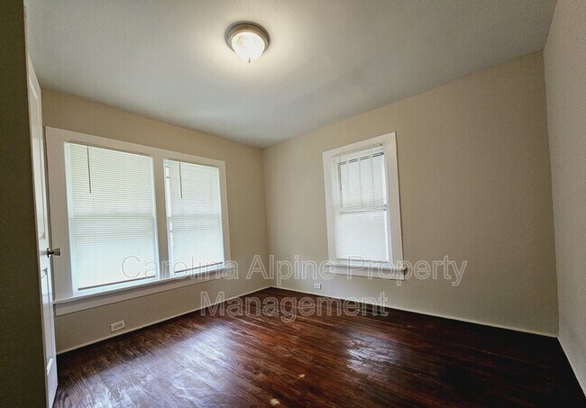 Foto del edificio - 514 W Harrison Ave
