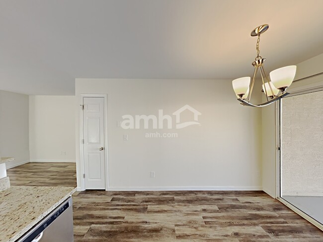 Foto del edificio - 15374 W Gelding Dr