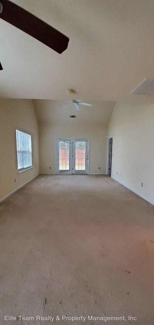 Building Photo - 3 br, 2.5 bath House - Twisted Bark Ln 10837