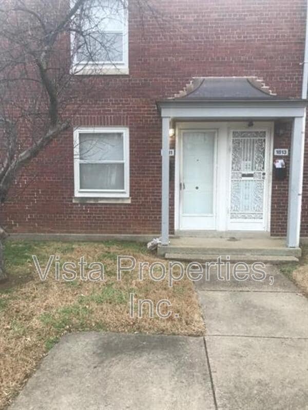 Building Photo - 1811 La Salle Pl