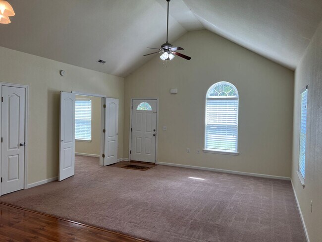 Building Photo - 1108 Preyer Ave