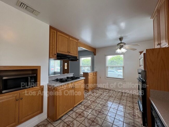 Foto del edificio - 2667 S Dolphin St