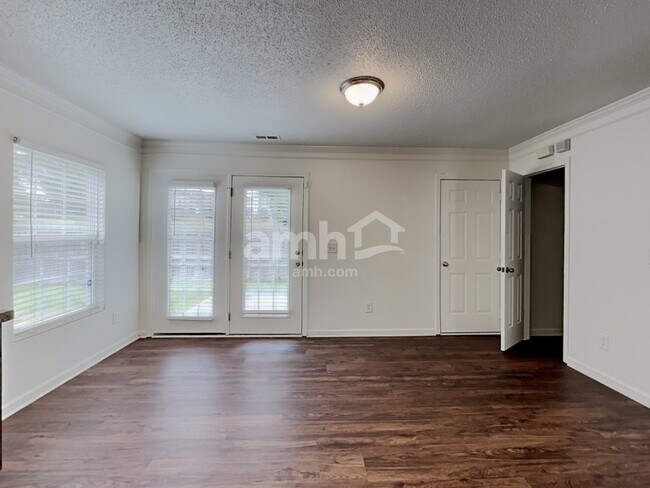 Building Photo - 417 Magna Dr