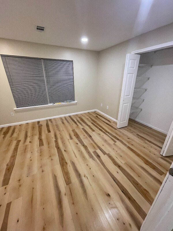 Building Photo - 176 Harlequin Glade