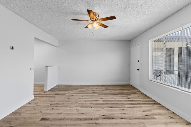 Building Photo - 1050 Gaviota Ave