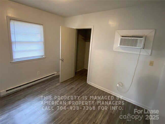 Foto del edificio - 1110 S Main St