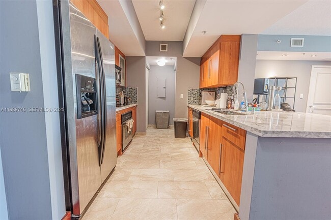 Foto del edificio - 335 S Biscayne Blvd