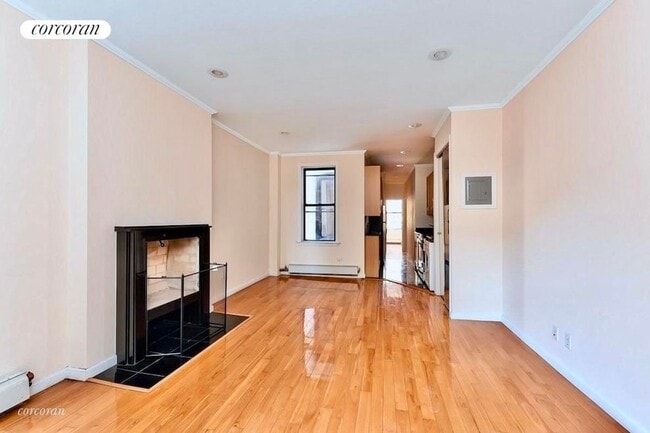 Building Photo - 206 E 124th St