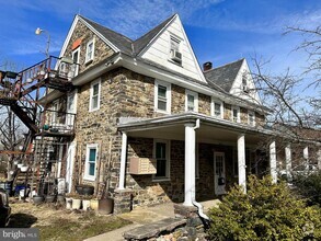 Building Photo - 360 W Paletown Rd