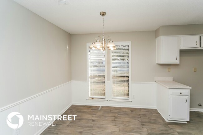 Foto del edificio - 6300 Scarletcrest Ln