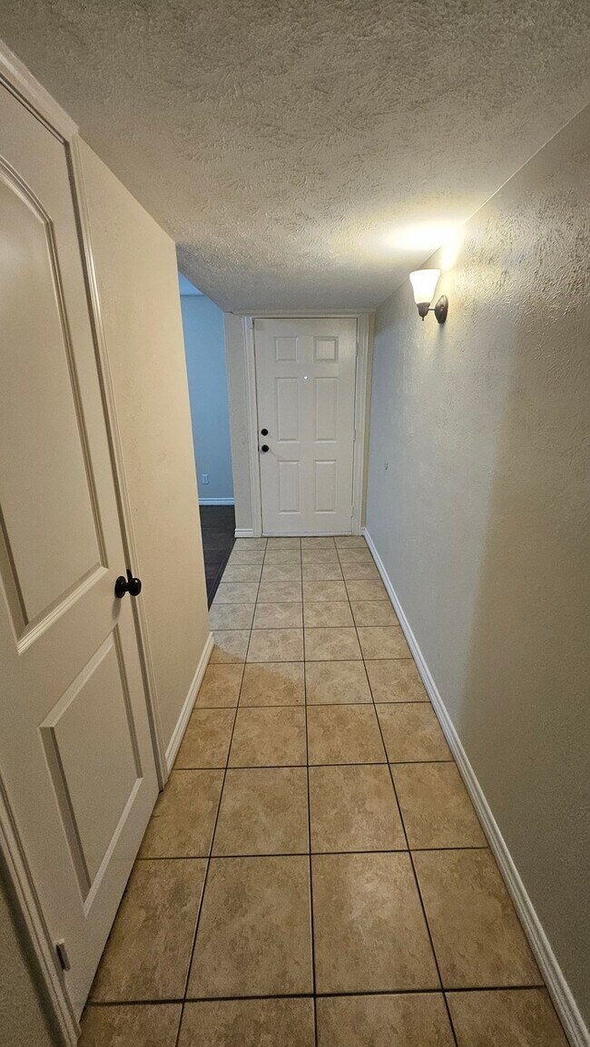 Foto del edificio - 3 Bedroom 2 Bath House in The Colony
