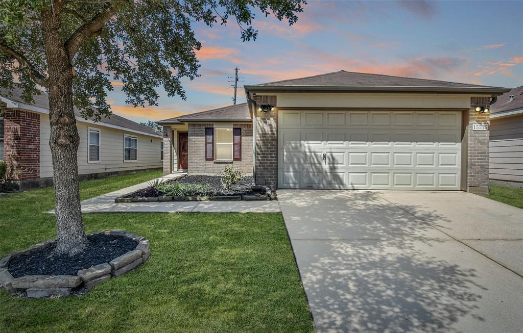 Foto principal - 15515 Echo Stable Ln