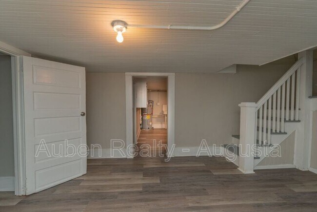 Foto del edificio - 1545 Heath St