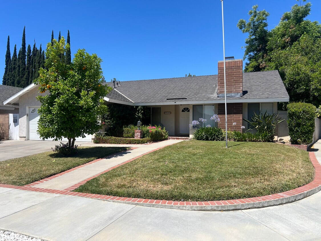 Primary Photo - 7621 Sale Ave